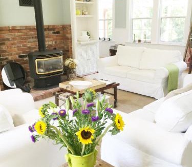 Meaford House | Picturesque School House Retreat