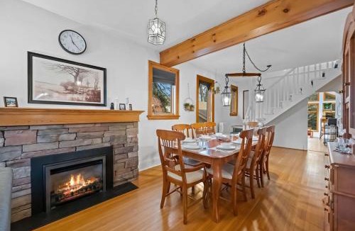 Port Credit House | Picturesque & Serene Gem in Port Credit - Steps to Lake - Backyard
