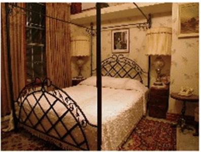 Cabbagetown South Bed & Breakfast | Pimblett's Toronto Downtown Bed &Breakfast