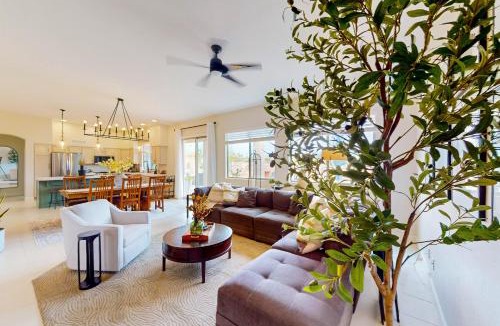 Oro Valley House | Pink Mountain Retreat