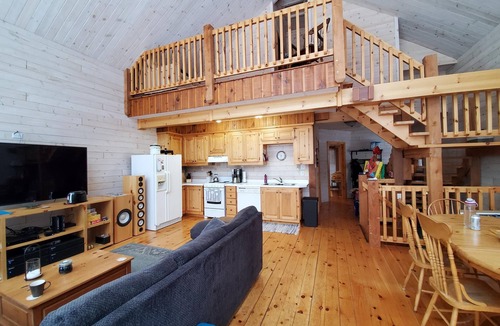 Lake of Bays Cottage | Play & Stay in Algonquin