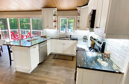 Dysart et al House | Playa Salvador Executive Cottage - Redstone Lake