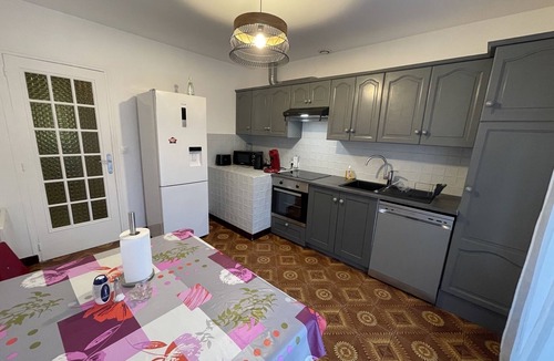 Chelles House | Pleasant house with garage