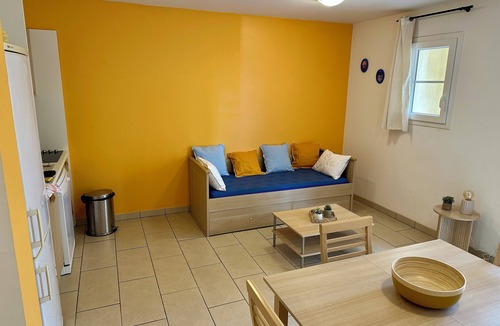 Solenzara Apartment | PMR 2/4 persons - Air conditioning - swimming pool - 100m from the beach
