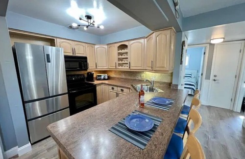 Cocoa Isles Condo | PNAPA GETAWAYS "NAPS with a View" 2BR Beachside condo Diplomat 880,2BR Condo
