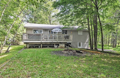 Locust Lake Village House | Pocono Lake Resort Home w/ BBQ & Lake Access!