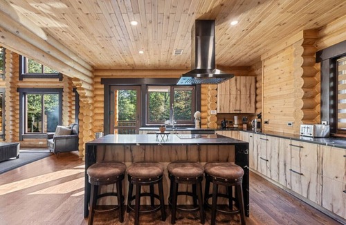 Henryville Ski Chalet | Pocono Log House Chalet, Outdoor Pool, Sauna, Hot tub, Pool Table