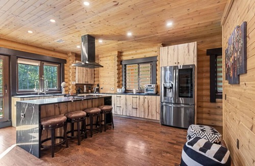 Henryville Ski Chalet | Pocono Log House Chalet, Outdoor Pool, Sauna, Hot tub, Pool Table