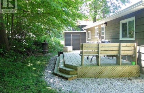 Huron-Kinloss Cottage | Point Clark Cottage Getaway