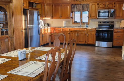 Newville House | Pond-A-View 3-bedroom Rancher with views of the mountain and rolling fields.
