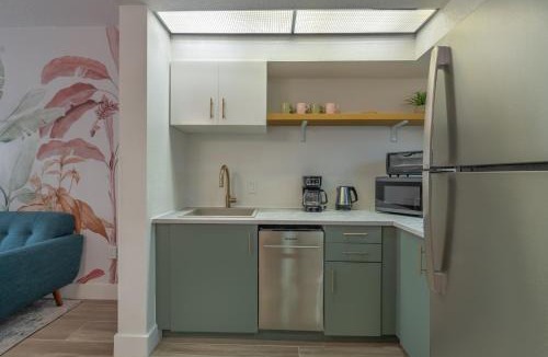 Florida Central Atlantic Coast Apartment | Pool view apartment near Epic Universe and Universal Studios