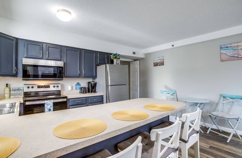 Caine Woods Condo | Poolside Bliss, Beach Strolls! Ocean City Retreat