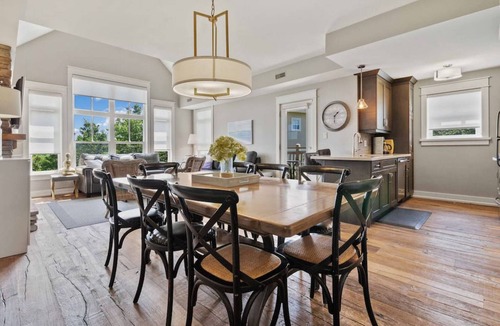 The Blue Mountains Apartment | Poolside Haven on Monterra Golf Course