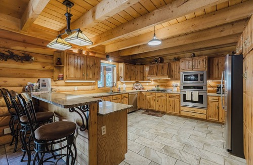 Pagosa Springs Cabin | Popular Log Home. Perfect for Family Getaway! Close to Town. Hot Tub.