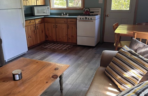 Kenora Cabin | Portage Lodge - Cabin #7 (2 people) - Kenora, Ontario, Canada