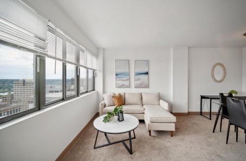 Downtown Harrisburg Apartment | PP 2312 Modern Corporate 1br, pool, Gym