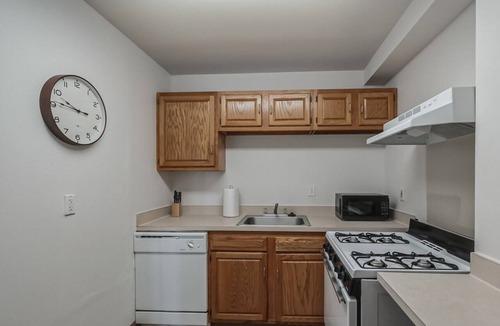 Downtown Harrisburg Apartment | PP 501 Harrisburg Gem 2br, Pool, Parking
