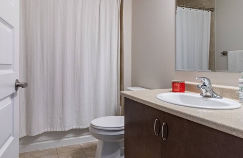 Halton Regional Municipality Condo | Premium 1 Bed w/Rental Car, WiFi, Netflix and Prime Included