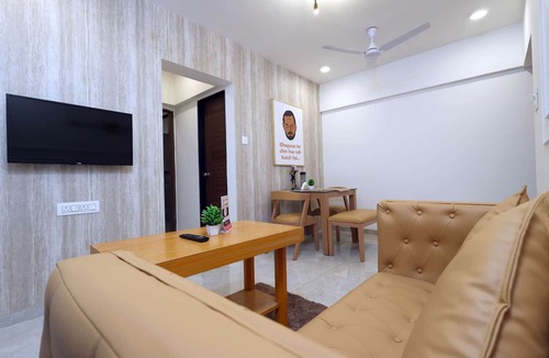 Andheri East Hotel | Premium 1 BHK SUITE (Gagal Home)