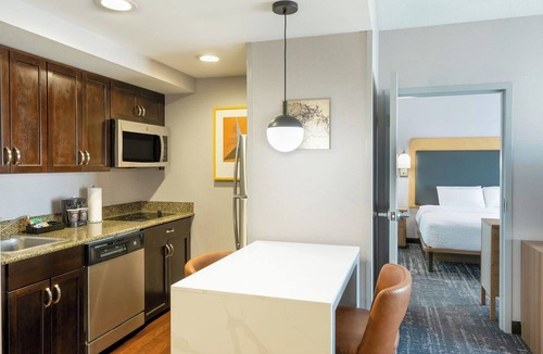 Canonsburg Hotel | Premium 1BR King Suite Ideal for Extended Stays Near Corporate Centers