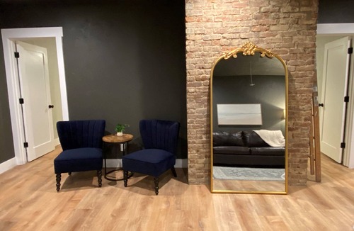 Greensburg Apartment | Premium Accommodations for up to 6 people in the heart of Downtown Greensburg