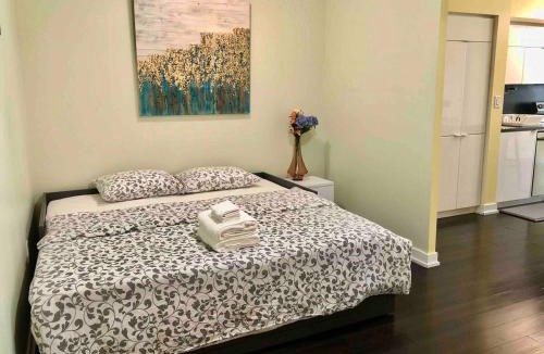 Toronto Entertainment District Hotel | Premium INN with Views