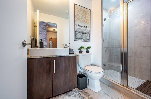 Bathurst Quay Hotel | Presidential Hotel - Stunning City and Water Views