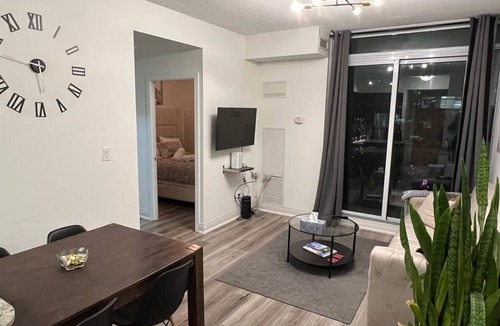 St. Lawrence Condo | Prestigious 2-Bdrm Condo - across from Scotiabank Arena