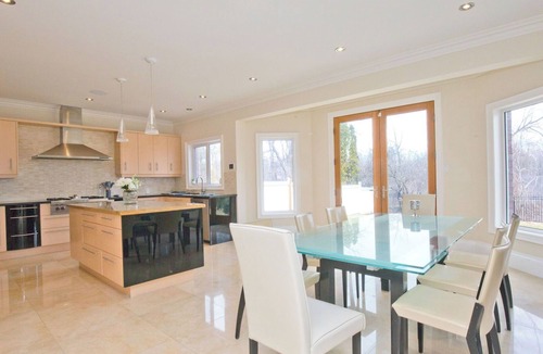 Streetsville House | Prestigious Multi-Level Executive Home