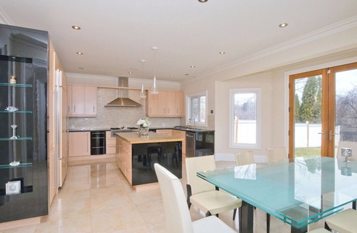 Streetsville House | Prestigious Multi-Level Executive Home