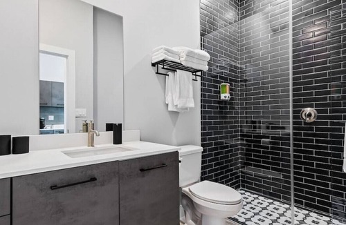 Flagler Village Apartment | Pretty Rola #301 Zen Style Apartment w King Bed, Easy Beach Access!