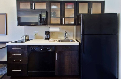 Mount Laurel Hotel | Prime Location! Free Parking, Pets Allowed, Near Strawbridge Lake Park