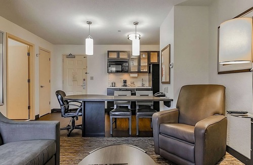 Mount Laurel Hotel | Prime Location! Free Parking, Pets Allowed, Near Strawbridge Lake Park