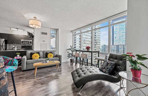 CityPlace Condo | Prime location with CN Tower view