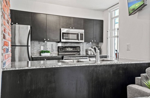 CityPlace Condo | Prime location with CN Tower view