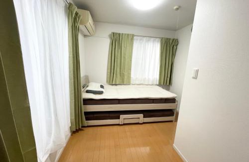 Shinjuku Villa | Prime Shinjuku - 12min to Kabukicho - Quiet Park Area - Entire House - 3BD 6Beds - 70 sqm 750 sqft