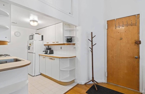 Central Park West Apartment | Prime Studio Stay | Central Park Steps & MetLife