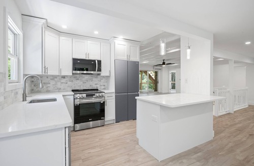Fire Island Pines House | Pristine 7BR 4.5BA house w/heated Pool at Fire Island Pines 500' to ocean