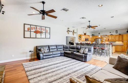 Fairvilla House | Pristine Lakeside 3BR Home w Private Pool