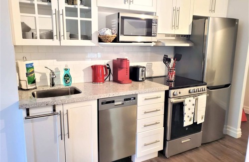 Burlington Apartment | Private 1BR 1bath Apt Near Downtown|2nd floor - U4