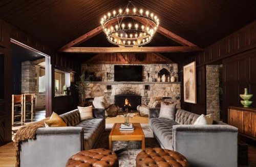 Highland House | Private 37 Acre Lake Estate On 164 Acres - 11 Br