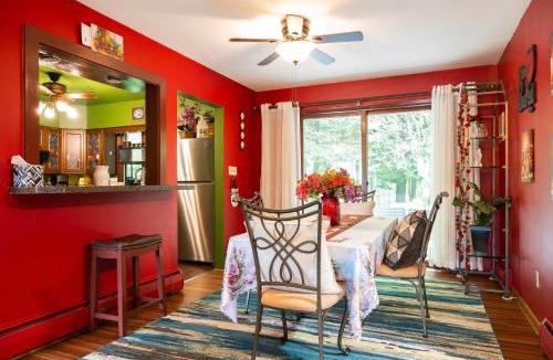 Grove City House | Private 5-Acre Lake: Pet-Friendly Grove City Home