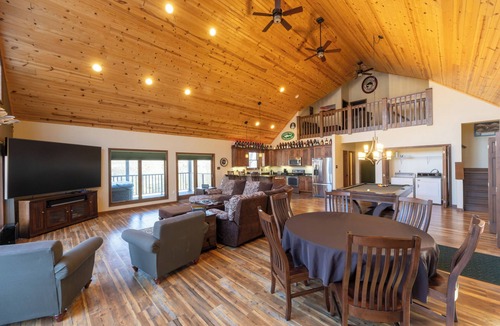 Calumet House | Private A Frame on 19 Acres+Hot Tub+Family Friendly+98inTV
