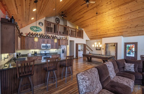 Calumet House | Private A Frame on 19 Acres+Hot Tub+Family Friendly+98inTV