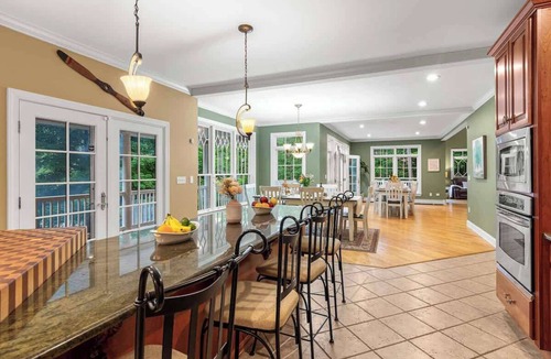 Lakeville House | Private Boat Slip, LakeFront, Hot Tub, Skee Ball