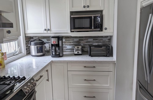 Barrie House | PRIVATE CASTLE in barrie Ontario canada THE second home 3 bedroom