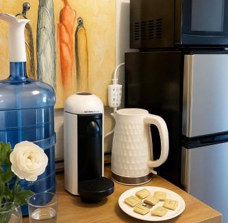St. James Town House | Private Cozy Room in Downtown Toronto, Steps to Subway & CN Tower