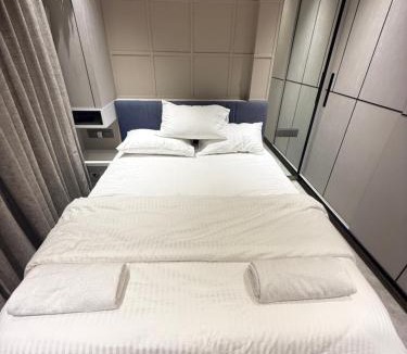 Marol House | Private Ensuite Room in Modern Apartment