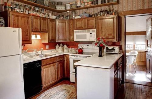 Bellefonte Apartment | Private entrance apartment with a garden view!