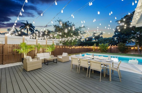 Royal Poinciana House | Private heated pool paradise with spa 5 Min from beach!